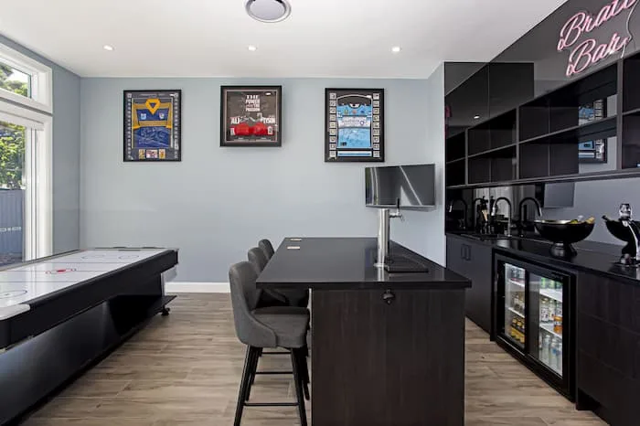 bar entertainment room