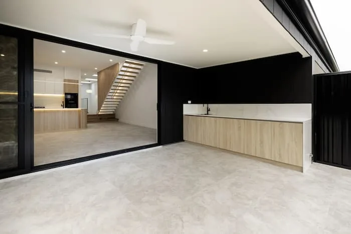 Modern Outdoor Kitchen